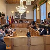 El Concello de Santiago aprueba la ordenanza fiscal que regula la tasa turística con la abstención del PP
