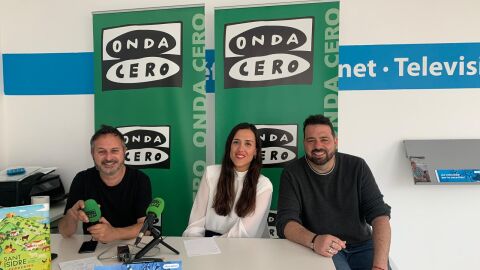 Paula Barca, gerente de Fibralink, y Biel Pons, responsable comercial de la empresa en Ferreries.