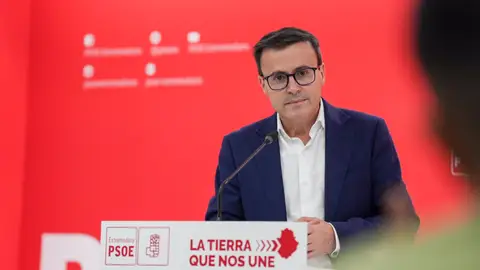 Gallardo se incorporará de "forma inmediata" a la Asamblea para "combatir mejor" al gobierno de María Guardiola Gallardo se incorporará de "forma inmediata" a la Asamblea para "combatir mejor" al gobierno de María Guardiola