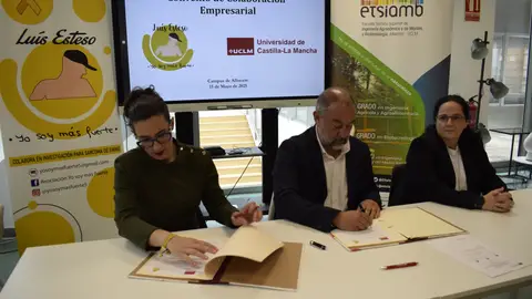 La UCLM y la asociación “Yo Soy Más Fuerte” trabajarán en el estudio del Sarcoma de Ewing La UCLM y la asociación “Yo Soy Más Fuerte” trabajarán en el estudio del Sarcoma de Ewing