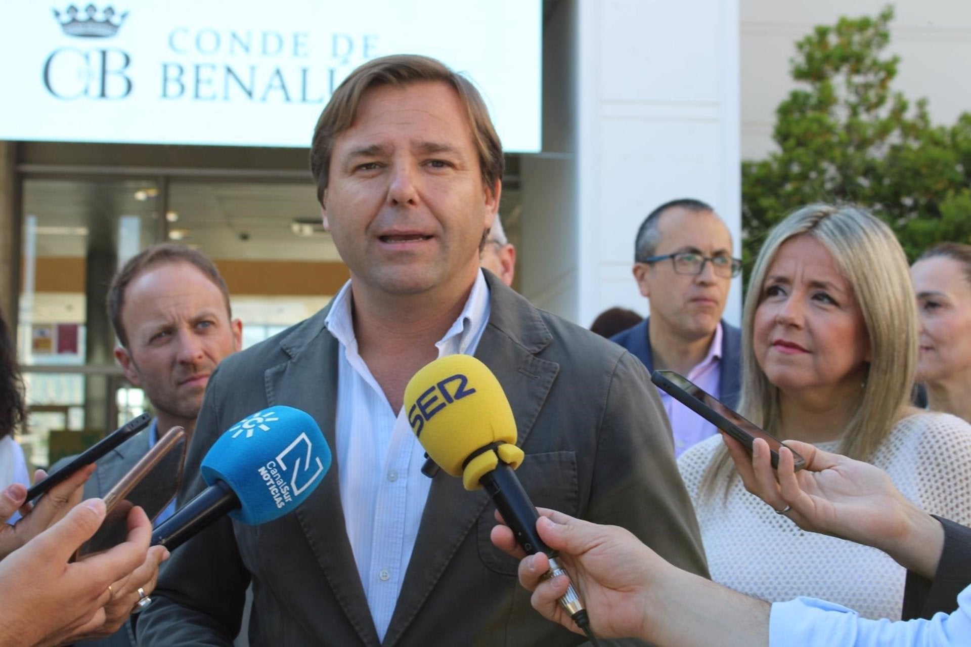 PP-A subraya que Moreno "está al lado" del campo andaluz en Europa mientras el Gobierno "no pelea por sus intereses" PP-A subraya que Moreno "está al lado" del campo andaluz en Europa mientras el Gobierno "no pelea por sus intereses"