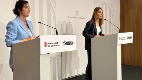 Alícia Romero i Jéssica Albiach durant l'anunci de l'acord