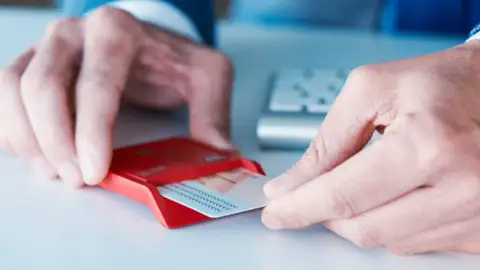 El detalle que nunca debes pasar por alto al renovar tu DNI: lo que muchos ignoran El detalle que nunca debes pasar por alto al renovar tu DNI: lo que muchos ignoran