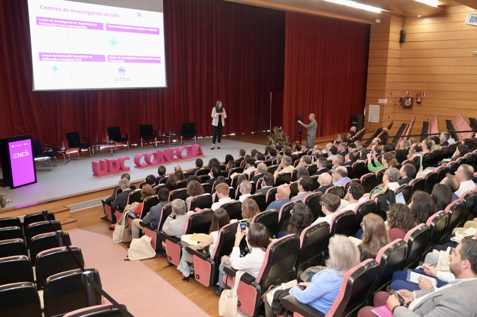 La Universidad de A Coruña lanza UDC-Conecta La Universidad de A Coruña lanza UDC-Conecta