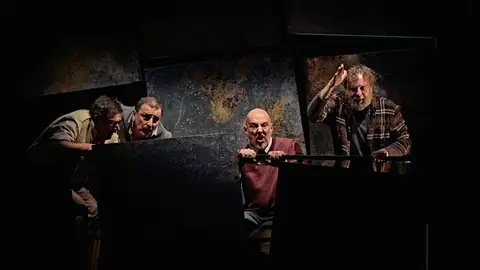 Los lunes al sol. Teatro. Foto de Marcos G. Punto Los lunes al sol. Teatro. Foto de Marcos G. Punto