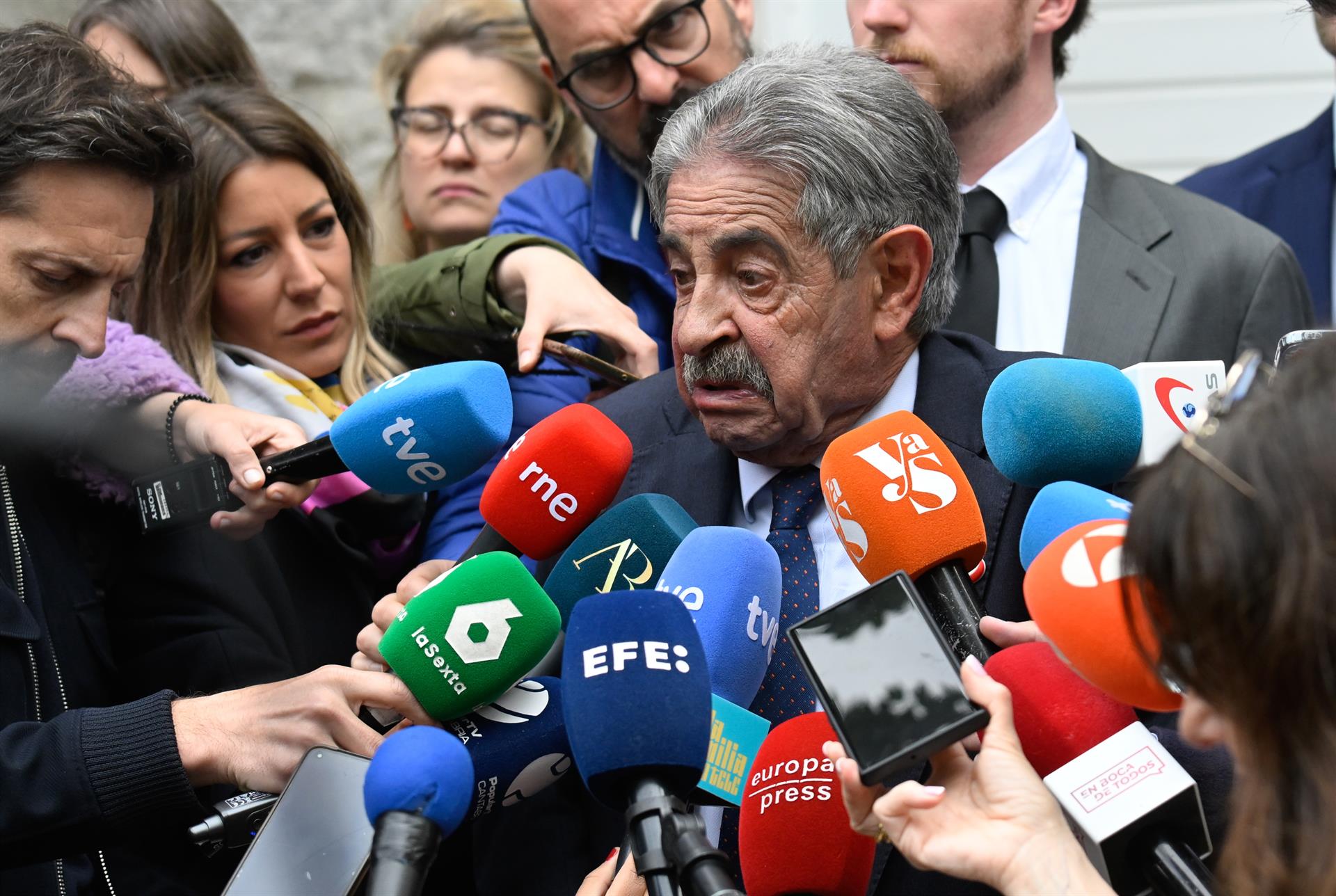 Miguel Ángel Revilla puede citar al rey emérito pero si declara o no dependerá del juez Miguel Ángel Revilla puede citar al rey emérito pero si declara o no dependerá del juez