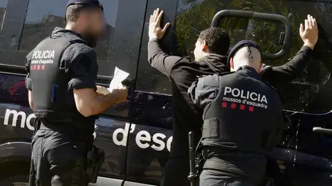 El dispositiu 'Kanpai' tanca amb 30 multireincidents detinguts a les afores de Barcelona El dispositiu 'Kanpai' tanca amb 30 multireincidents detinguts a les afores de Barcelona