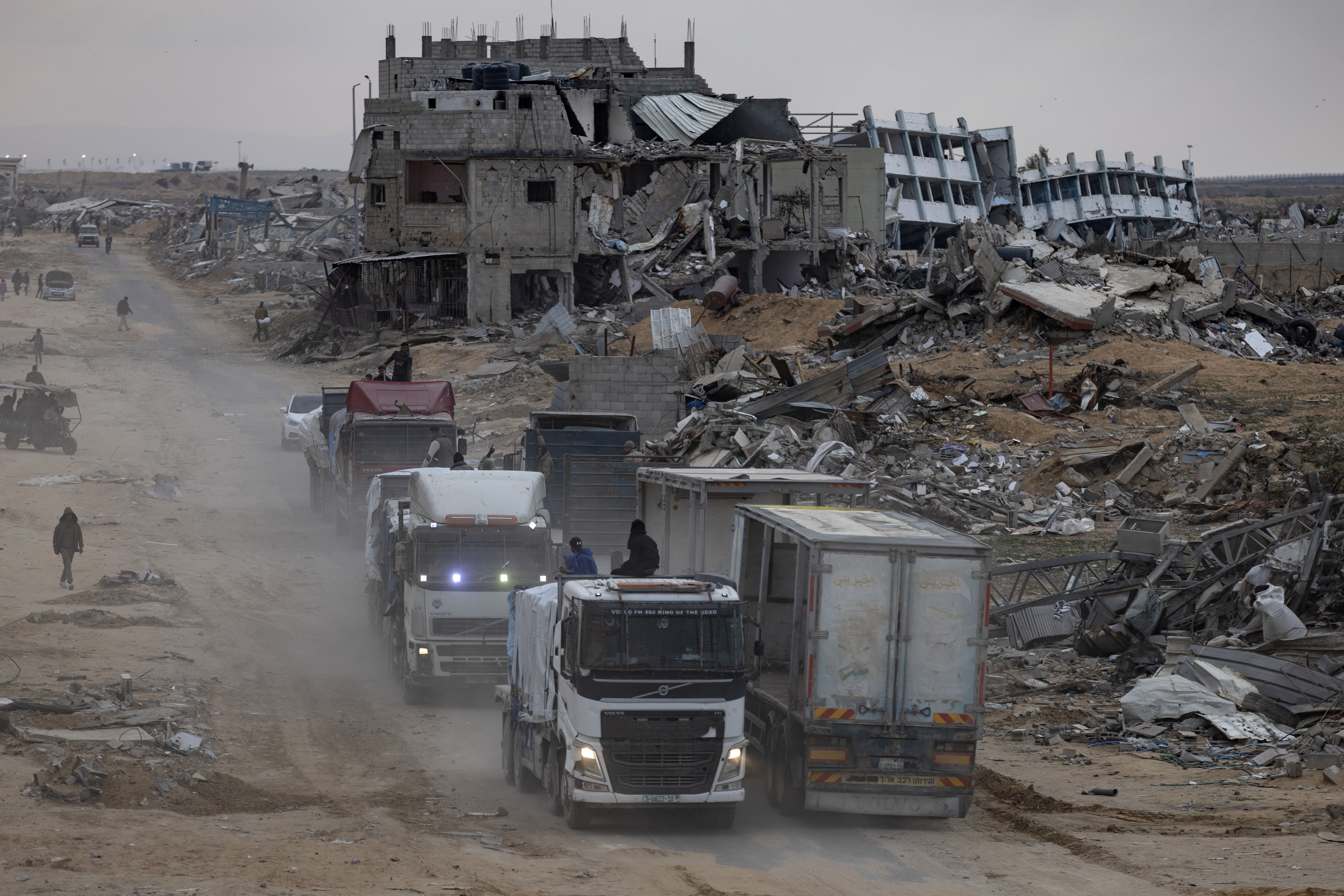 La ONU logra introducir casi un centenar de camiones con ayuda humanitaria en Gaza La ONU logra introducir casi un centenar de camiones con ayuda humanitaria en Gaza