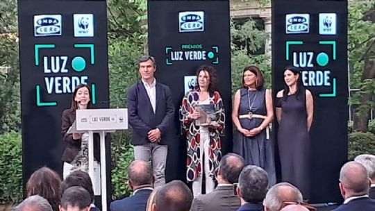 Navarra recibe el premio Luz Verde de Onda Cero por la estrategia Ebro Resilience para reducir el impacto de las inundaciones Navarra recibe el premio Luz Verde de Onda Cero por la estrategia Ebro Resilience para reducir el impacto de las inundaciones