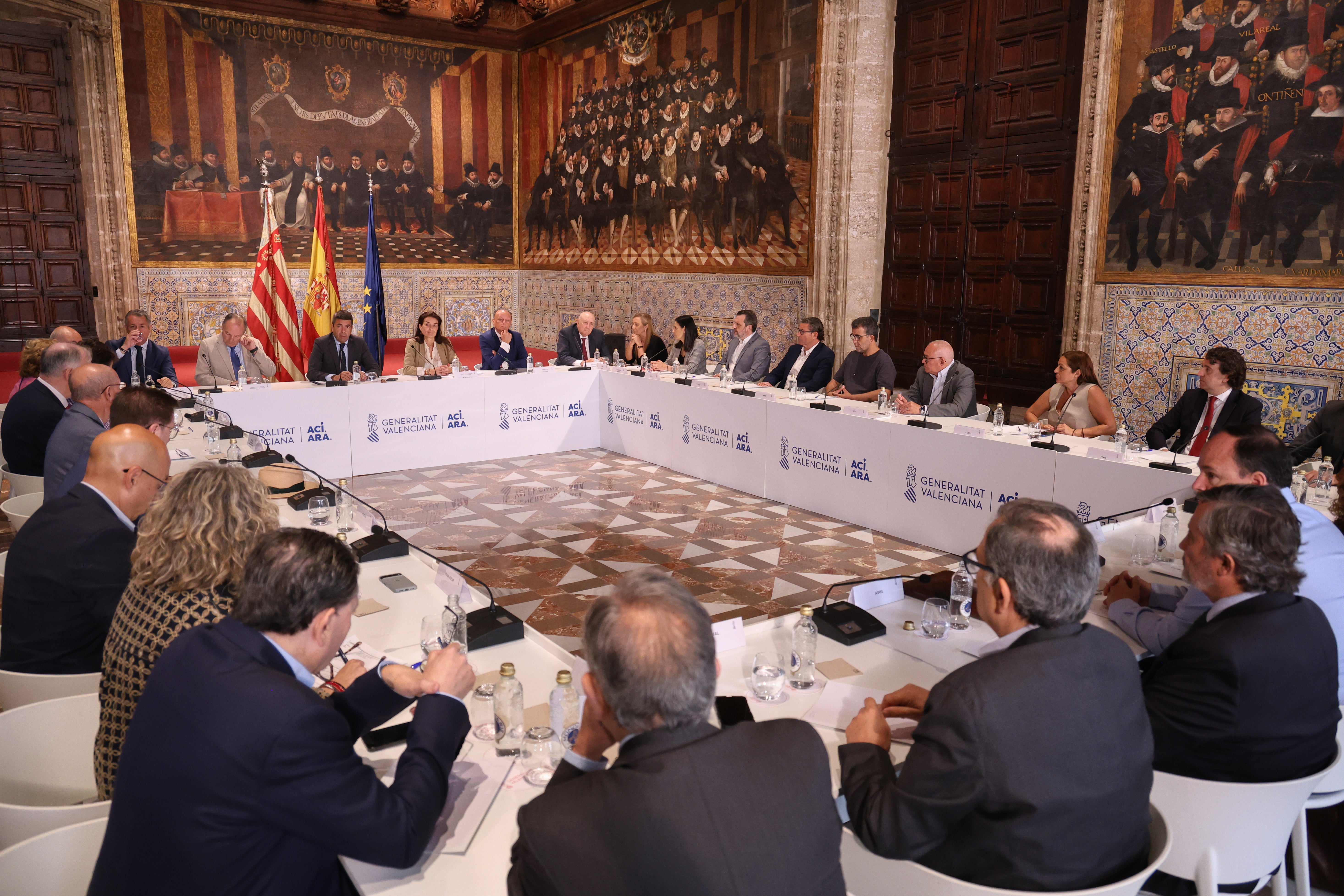 Mazón reclama al gobierno central que apruebe el FLA extraordinario para garantizar servicios públicos Mazón reclama al gobierno central que apruebe el FLA extraordinario para garantizar servicios públicos