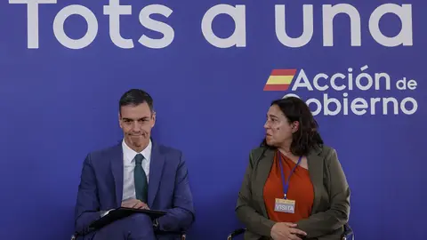 Pedro Sánchez en su reunión con los damnificados por la DANA en Valencia. Pedro Sánchez en su reunión con los damnificados por la DANA en Valencia.