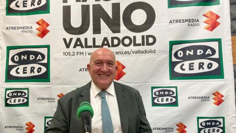 el alcalde de la capital vallisoletana, Jes&uacute;s Julio Carnero