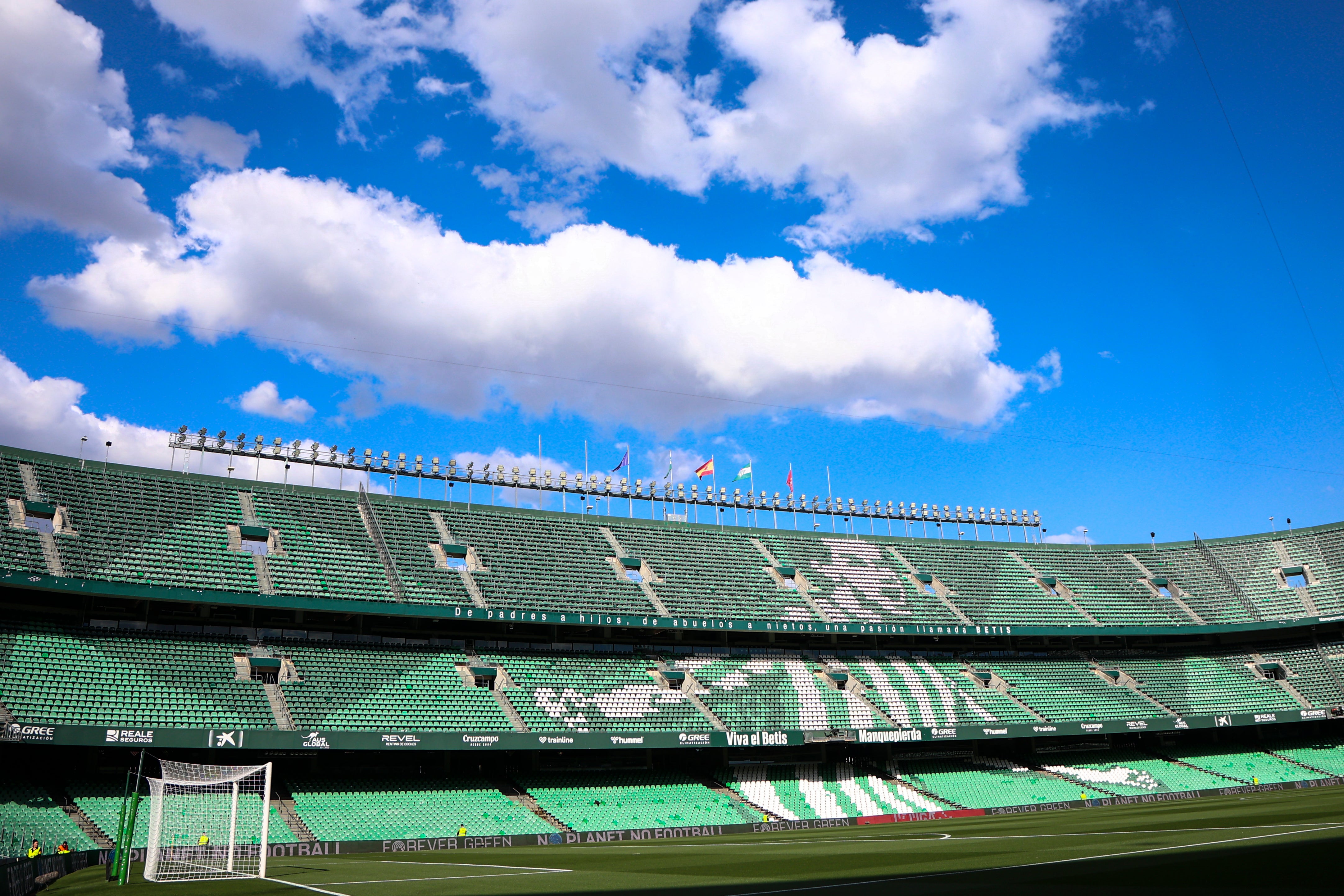 Ángel Haro, presidente del Betis: "Trabajamos para hacer felices a los béticos" Ángel Haro, presidente del Betis: "Trabajamos para hacer felices a los béticos"