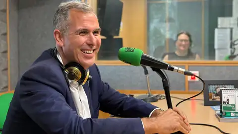 Rafa Domínguez en Más de Uno Pontevedra El portavoz del PP de Pontevedra con Susana Pedreira