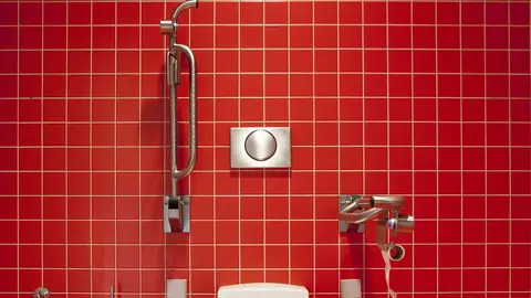 Estas son las cosas que como científica evito hacer en los baños públicos Estas son las cosas que como científica evito hacer en los baños públicos