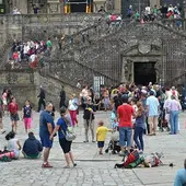 El gobierno de Santiago confía en que la tasa turística se pueda aplicar a finales de julio o en agosto El gobierno de Santiago confía en que la tasa turística se pueda aplicar a finales de julio o en agosto