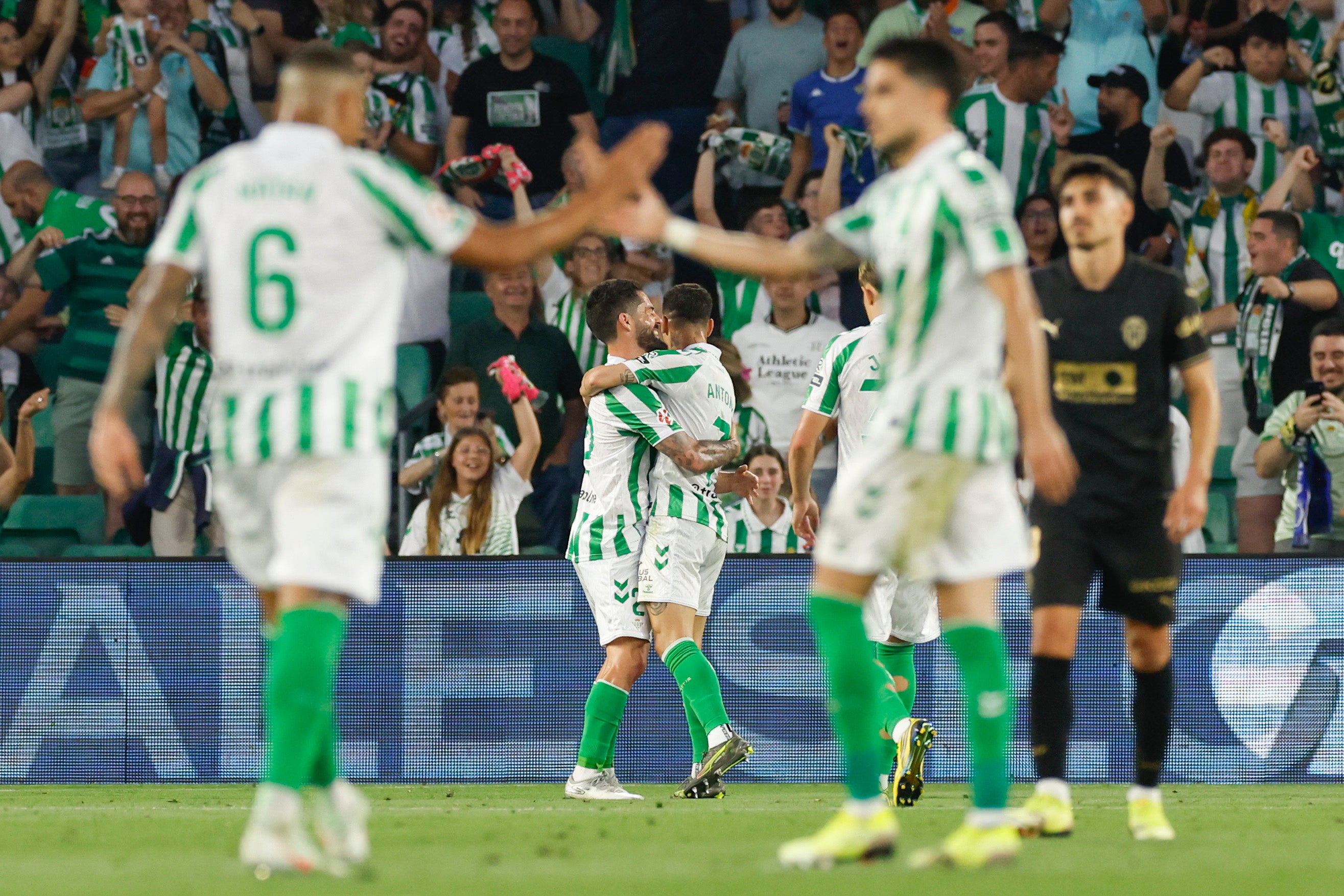 El Betis despide el viejo Villamarín con tablas y mira a Breslavia El Betis despide el viejo Villamarín con tablas y mira a Breslavia