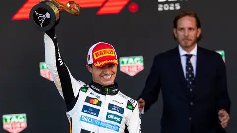 El piloto Lando Norris celebra su triunfo en el GP de Mónaco El piloto Lando Norris celebra su triunfo en el GP de Mónaco