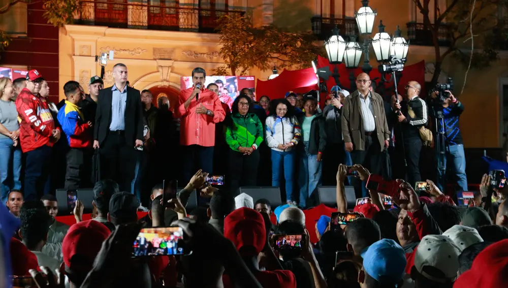 Nicolas Maduro, celebra los resultados de las elecciones de gobernadores y diputados, en un acto de gobierno este lunes, en Caracas (Venezuela). Nicolas Maduro, celebra los resultados de las elecciones de gobernadores y diputados, en un acto de gobierno este lunes, en Caracas (Venezuela).