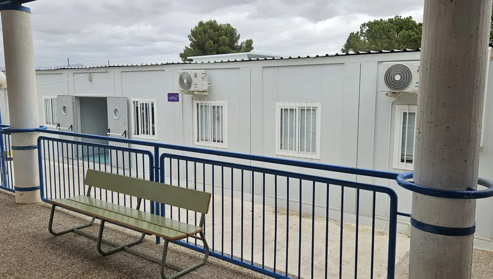 Decepción y enfado del IES Santiago Grisolía por no contemplar el presupuesto de la Generalitat la construcción del nuevo centro Decepción y enfado del IES Santiago Grisolía por no contemplar el presupuesto de la Generalitat la construcción del nuevo centro