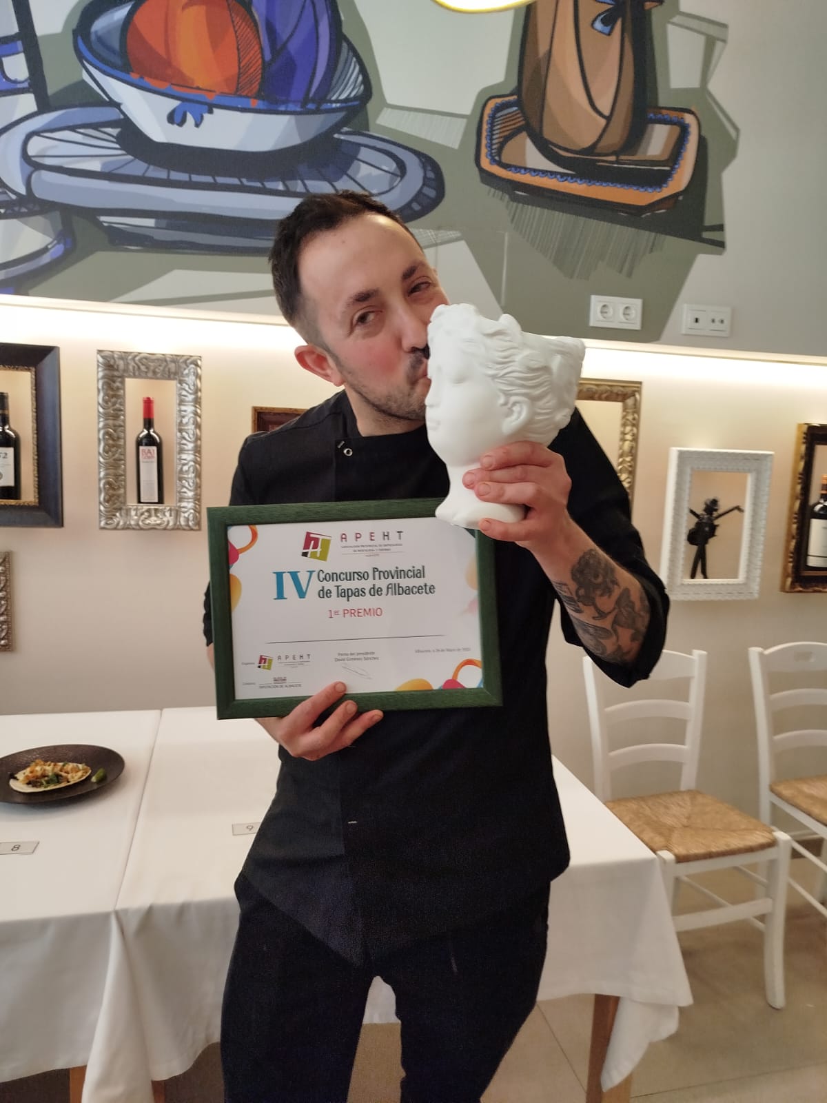 Carlos Arjona, de La Bonita de 1850, se hace con el Concurso Provincial de Tapas Carlos Arjona, de La Bonita de 1850, se hace con el Concurso Provincial de Tapas