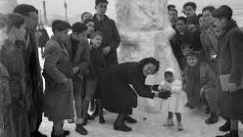Foto de la gran nevada de 1944 en Gij&oacute;n procedente del fondo de Foto &Aacute;ngel