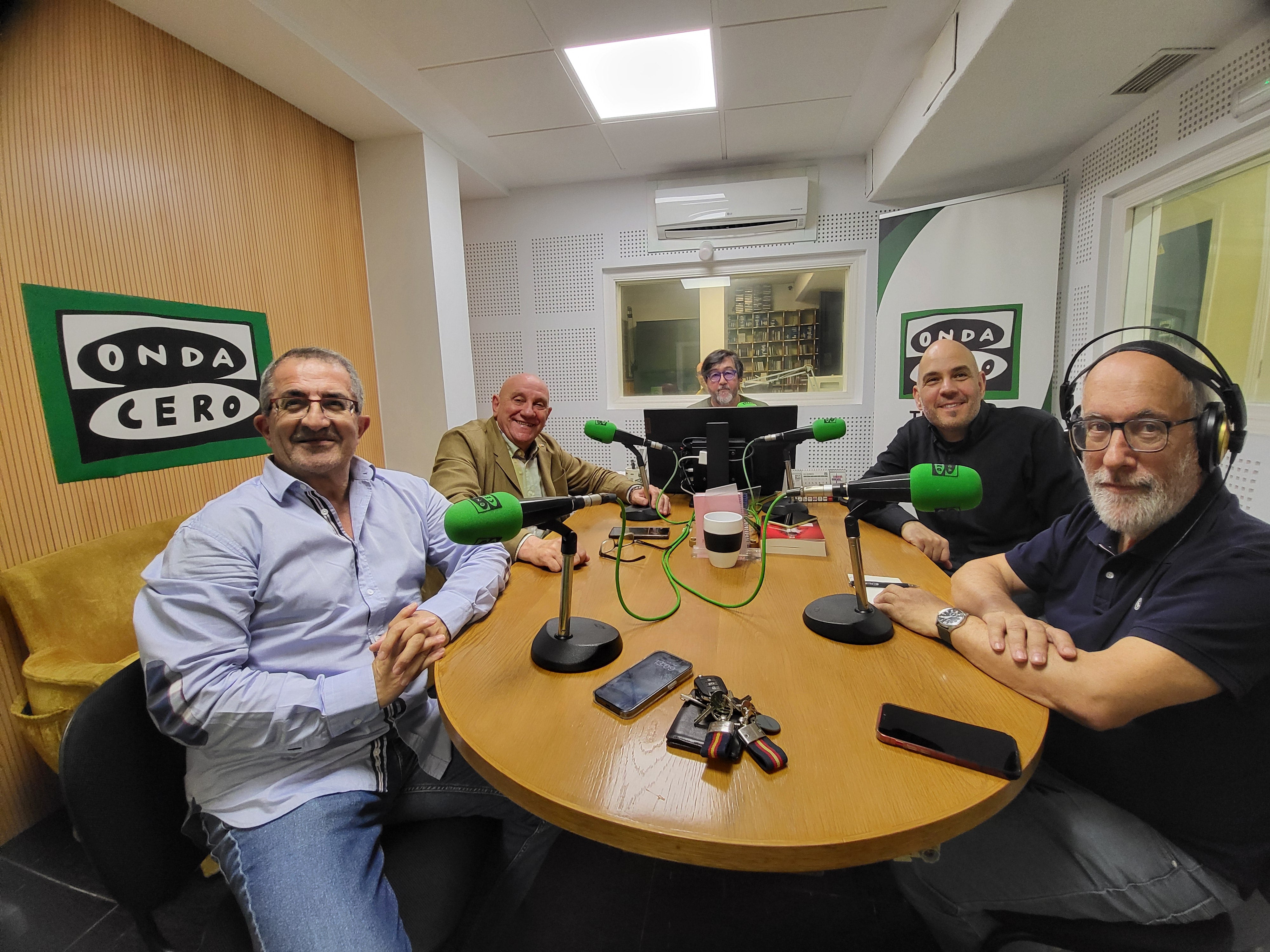 Tertulia de "Locos por Incordiar" a actualidade local e nacional Tertulia de "Locos por Incordiar" a actualidade local e nacional