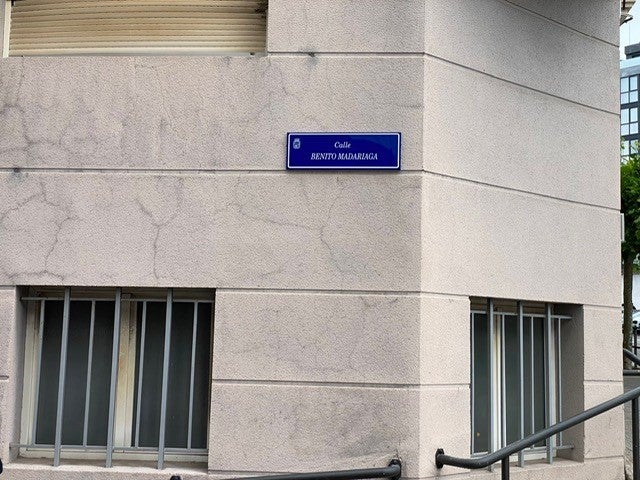 Santander prosigue los trabajos del cambio de calles: Alto de los Leones ya es Benito Madariaga Santander prosigue los trabajos del cambio de calles: Alto de los Leones ya es Benito Madariaga