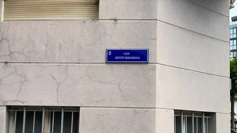 Santander prosigue los trabajos del cambio de calles: Alto de los Leones ya es Benito Madariaga Santander prosigue los trabajos del cambio de calles: Alto de los Leones ya es Benito Madariaga