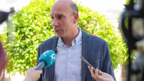 El PP llama a Gallardo “caradura” y le pide que renuncie a su aforamiento El PP llama a Gallardo “caradura” y le pide que renuncie a su aforamiento