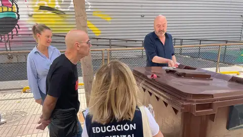 Vila-real completa la red de recogida de orgánica con 37 contenedores para el sector horeca Vila-real completa la red de recogida de orgánica con 37 contenedores para el sector horeca