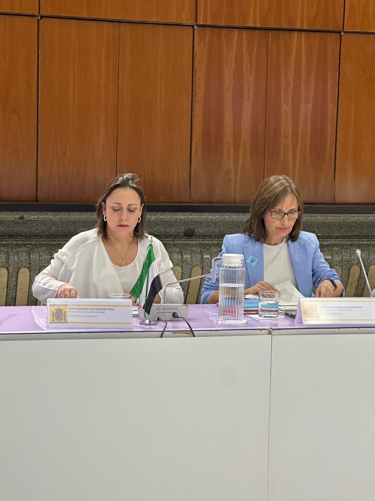 Extremadura rechaza el recorte del Plan Concilia en casi 3 millones de euros por parte del Ministerio de Igualdad Extremadura rechaza el recorte del Plan Concilia en casi 3 millones de euros por parte del Ministerio de Igualdad