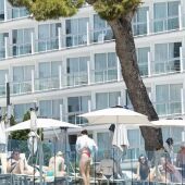 Turistas en hoteles de Ibiza