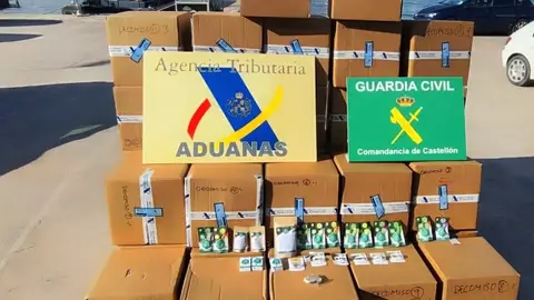 La Guardia Civil intervienen 64 Kilos de marihuana y 7 kilos de hachís en Vila-real y Barcelona La Guardia Civil intervienen 64 Kilos de marihuana y 7 kilos de hachís en Vila-real y Barcelona