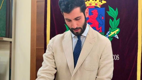 El Dr. Juan Diego Gallardo, en la toma de posesi&oacute;n de su vocal&iacute;a