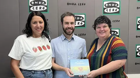 La fada Maduixa, un cuento ilustrado de Tomás Ortuño y Patricia Lloret. La fada Maduixa, un cuento ilustrado de Tomás Ortuño y Patricia Lloret.