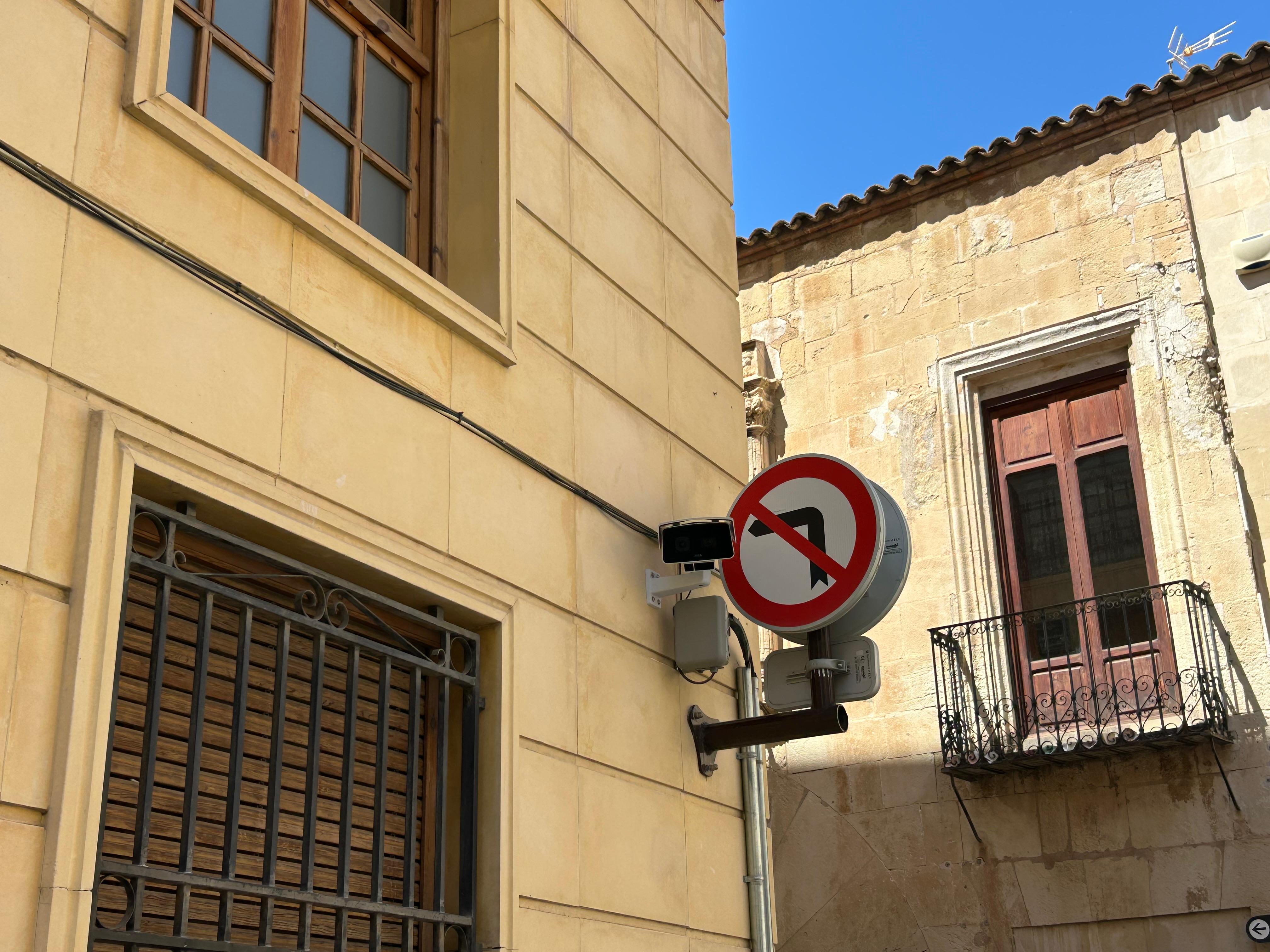 Elche prueba el control de acceso de tráfico con IA en el entorno de la basílica de Santa María Elche prueba el control de acceso de tráfico con IA en el entorno de la basílica de Santa María