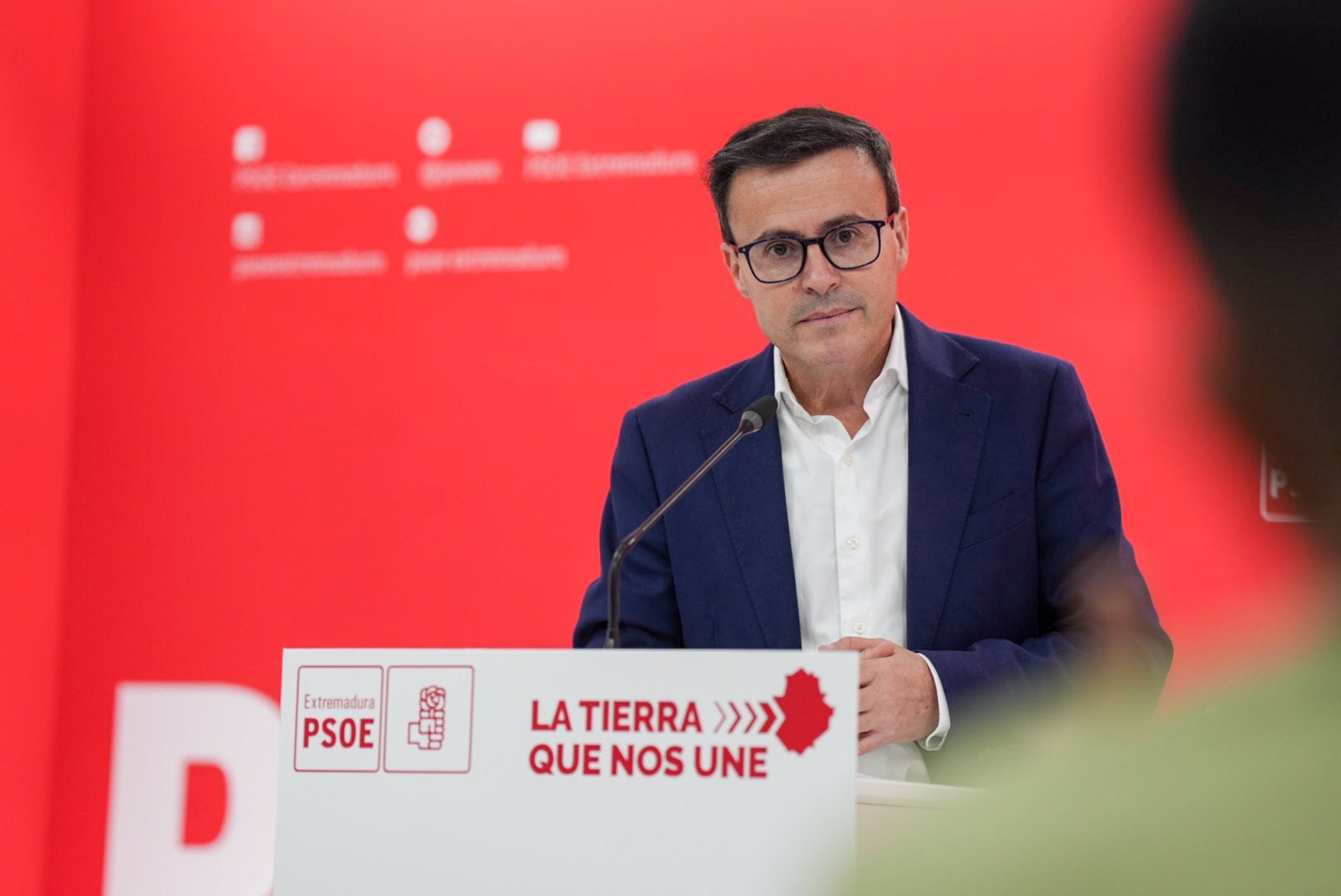 Miguel Ángel Gallardo, candidato del PSOE a las elecciones de Extremadura 2025 y su "piedra en la mochila" Miguel Ángel Gallardo, candidato del PSOE a las elecciones de Extremadura 2025 y su "piedra en la mochila"