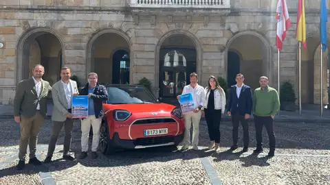 Presentación del torneo en la Plaza del Ayuntamiento Presentación del torneo en la Plaza del Ayuntamiento