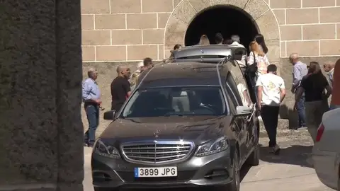 Aldeanueva del Camino despide a María Varela, su vecina asesinada Aldeanueva del Camino despide a María Varela, su vecina asesinada