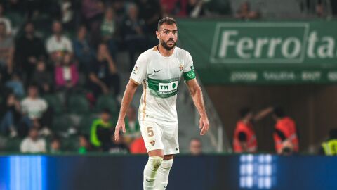 Gonzalo Verdú, con la camiseta del Elche.