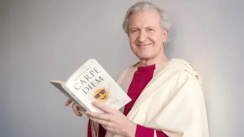 El locutor radiofónico y comunicador Emilio del Río ofrecerá una charla inspiradora en la villa romana de la Olmeda .