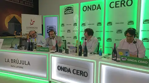Javier Ruíz y Rafa Latorre, juntos en la sede de la DO La Mancha. Javier Ruíz y Rafa Latorre, juntos en la sede de la DO La Mancha.
