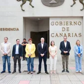 El Gobierno de Canarias guarda un minuto de silencio por la muerte de 7 migrantes en El Hierro El Gobierno de Canarias guarda un minuto de silencio por la muerte de 7 migrantes en El Hierro