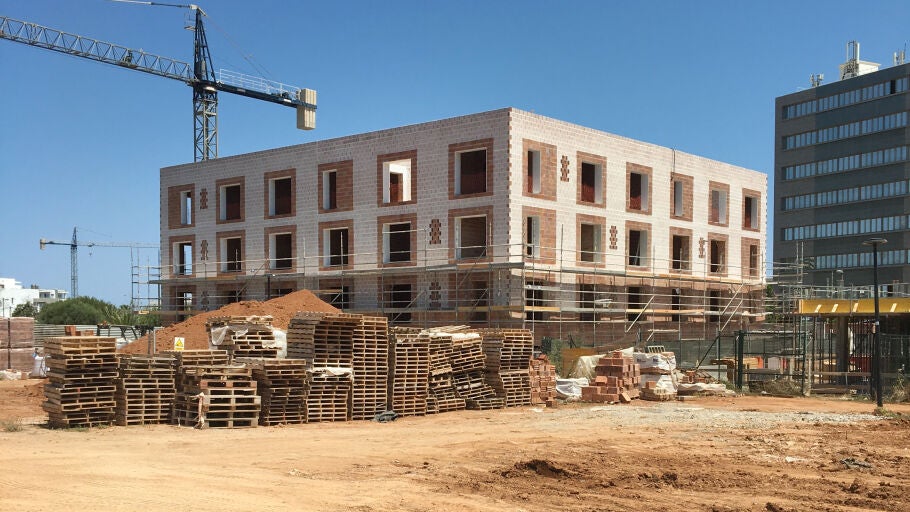 Obras de construcci&oacute;n de vivienda en Baleares