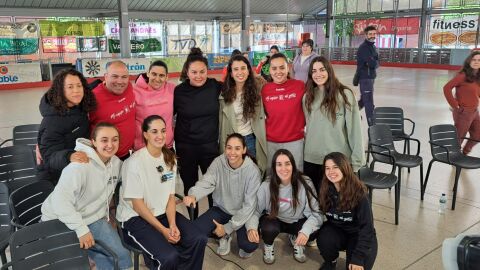 Sara Lolo anuncia su adi&oacute;s rodeada de sus compa&ntilde;eras del Telecable