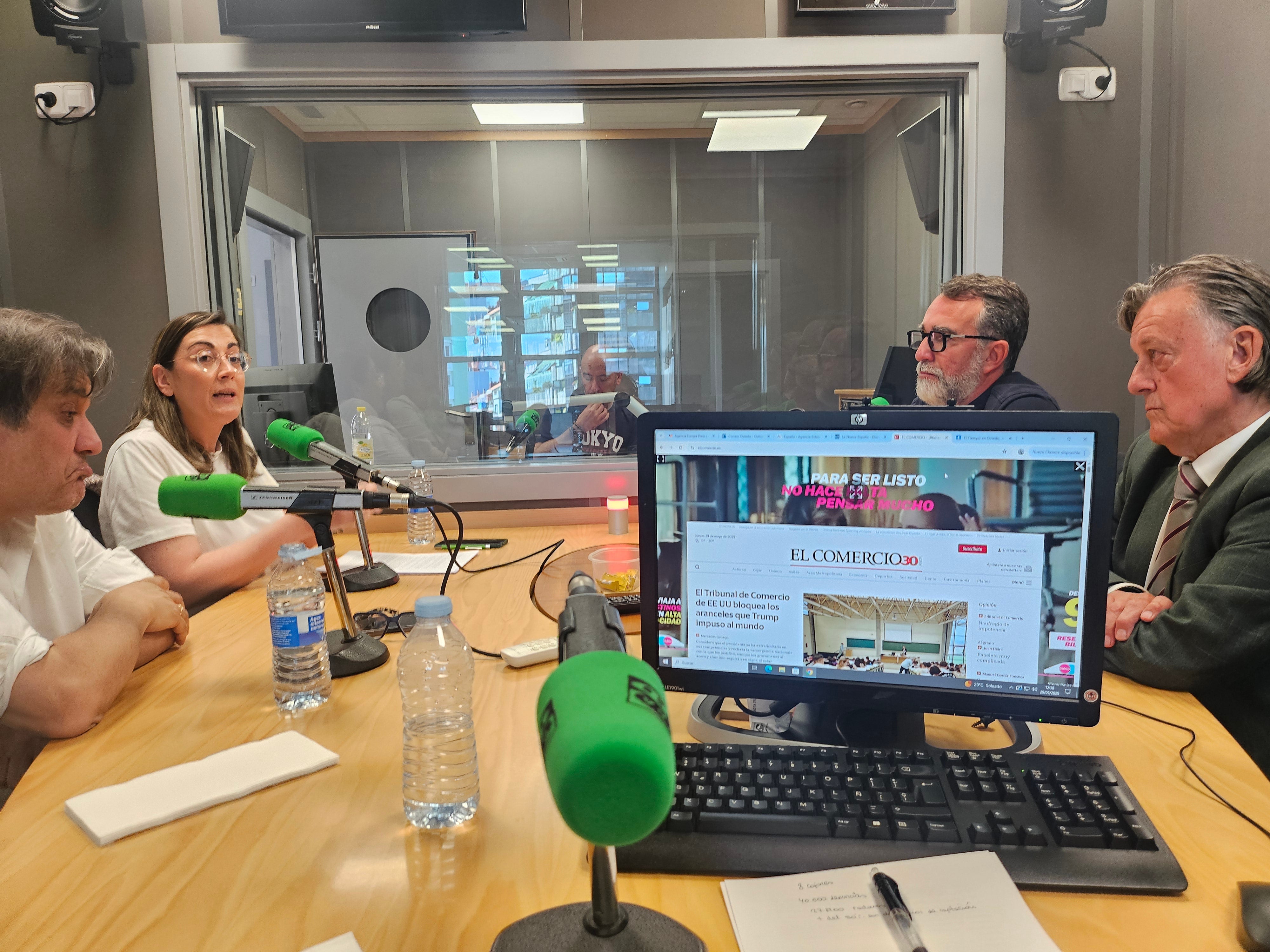 Tertulia con nuestros representantes en el Ayuntamiento Tertulia con nuestros representantes en el Ayuntamiento