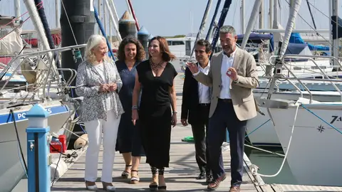 Visita de la consejera al puerto de Rota Visita de la consejera al puerto de Rota