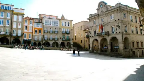 La céntrica plaza Mayor de Ourense (Galicia) La céntrica plaza Mayor de Ourense (Galicia)