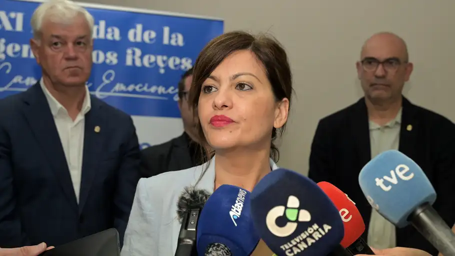 La ministra de Infancia y Juventud, Sira Rego en una visita a El Hierro el 29 de mayo de 2025 La ministra de Infancia y Juventud, Sira Rego en una visita a El Hierro el 29 de mayo de 2025